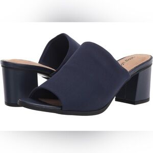 Easy Street Carmella Block Heel Mules in Navy - Size 9W